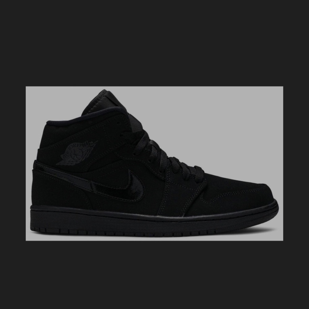 Air Jordan 1 Mid “ Black “ SZ 9.5